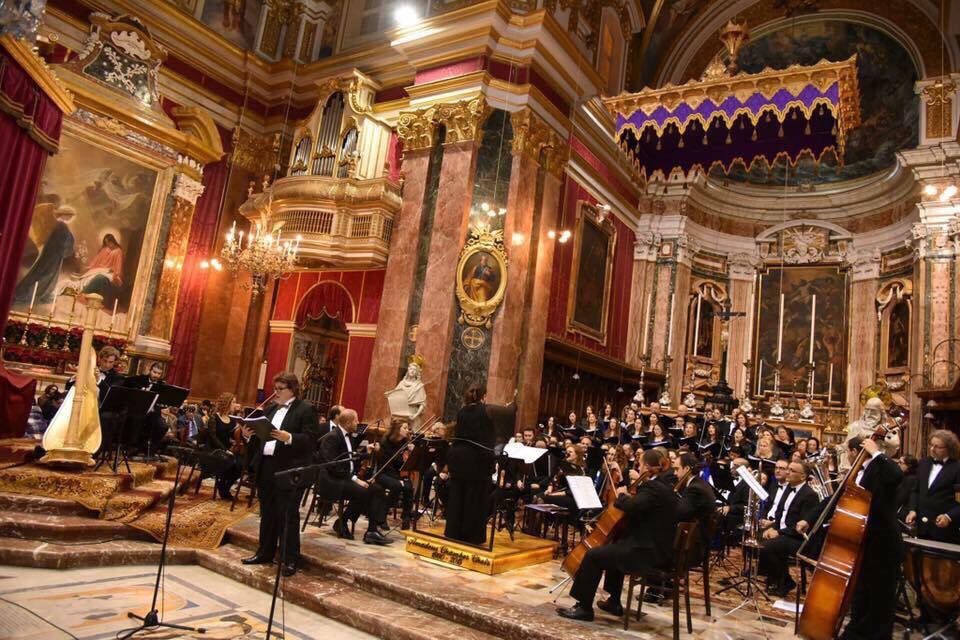 M_Castelletti's tweet photo. Christmas starts when rehearsals kick off for my annual appointment with the Amadeus Chamber Choir and Orchestra in one of our magnificent cathedrals!
#Malta #Christmas #choir #orchestra #knightsofstjohn #mdina #valletta #carols #choralmusic #splendour #architecture #cathedrals https://t.co/lP1qZEyDLq