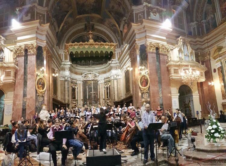 M_Castelletti's tweet photo. Christmas starts when rehearsals kick off for my annual appointment with the Amadeus Chamber Choir and Orchestra in one of our magnificent cathedrals!
#Malta #Christmas #choir #orchestra #knightsofstjohn #mdina #valletta #carols #choralmusic #splendour #architecture #cathedrals https://t.co/lP1qZEyDLq