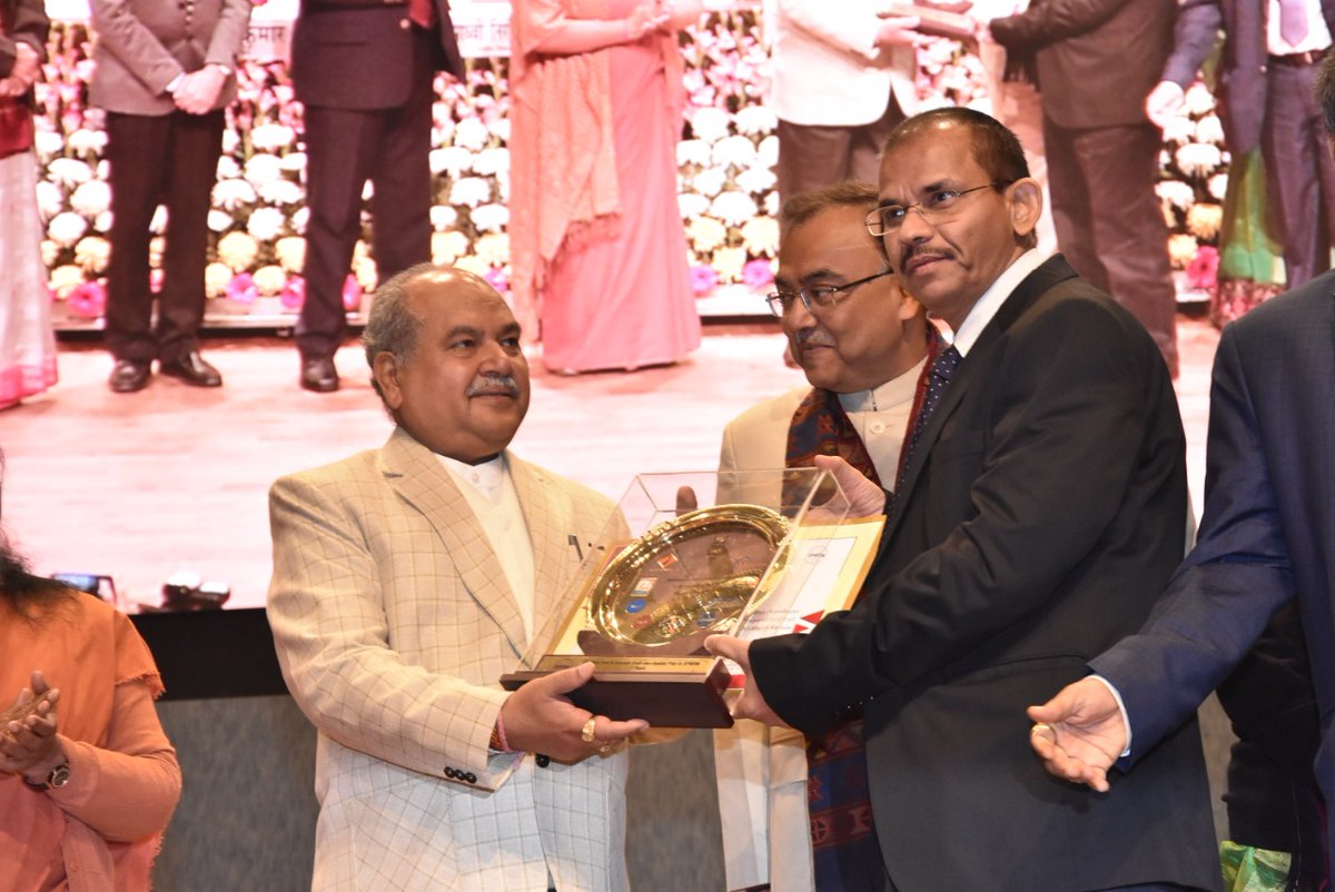 GKDwivediIAS's tweet photo. Receiving Best State Award for Andhra Pradesh from union PR&amp;RD Minister Sh. Narendra Singh Tomar (New Delhi - 19/12/2019). https://t.co/1q6OIxXLB7