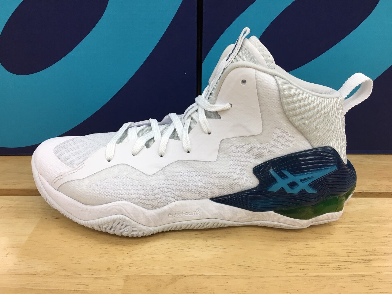 gallery nova 1220 【12/20(金)先行発売】asics NOVA  SURGE(1061A027-001,100) https://t.co/oYSz2xvkLr #gallery2 #ギャラリー2 #ギャラ2  #バスケ #basketball #バスケ部 #asics #asicsbasketball #アシックス #アシックスバスケットシューズ ...
