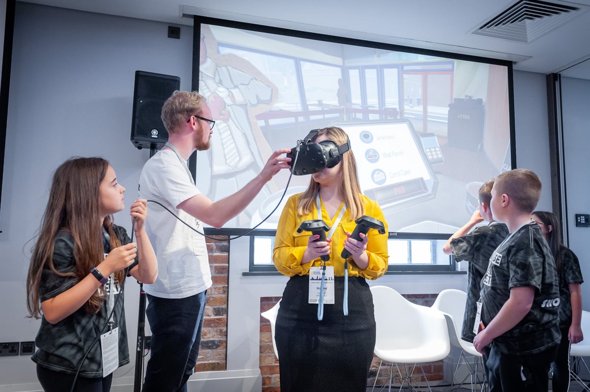 Showcase VR tweet media