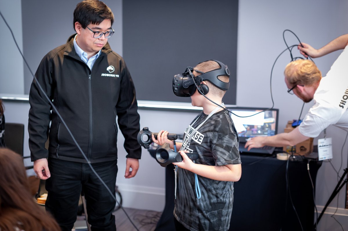 Showcase VR tweet media