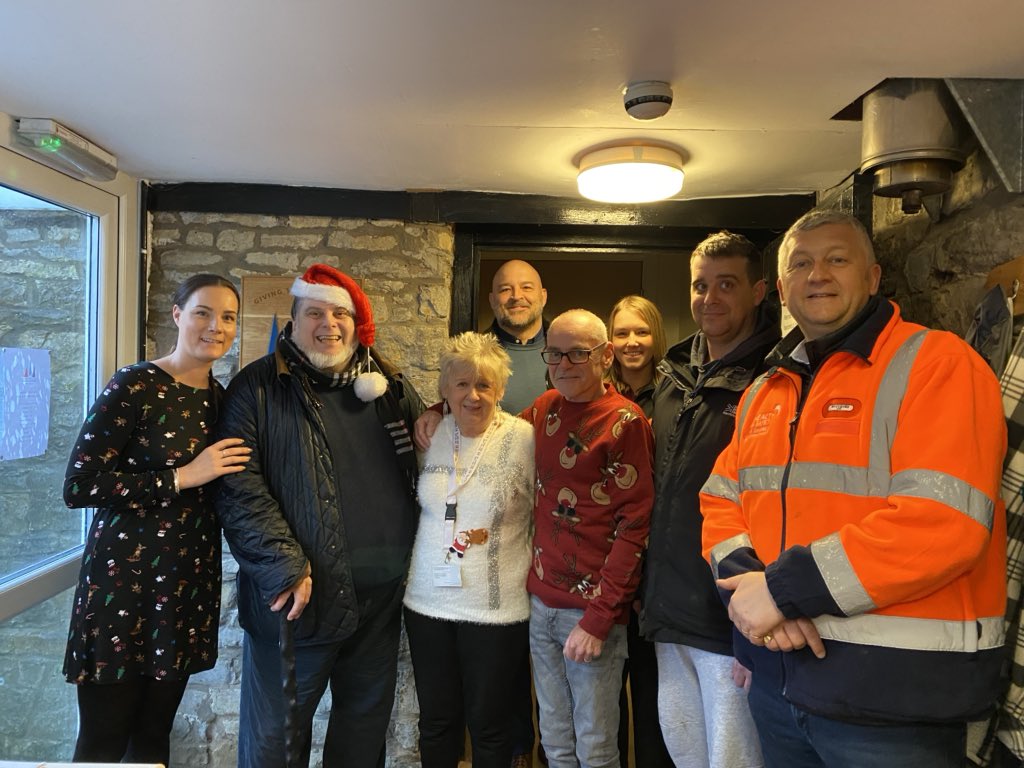 AlisonAHowe's tweet image. Great day today - @BouyguesUK supporting @Involve_recruit to provide and distribute Christmas hampers to veterans in the #ValeOfGlamorgan @InvolveVeterans @woodys_Lodge