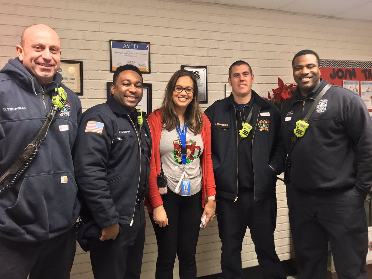 ACPSNutrition's tweet photo. .@CKELEM had some very special guests for #VaBreakfast this morning! Our very own @AlexandriaVAFD Ladder 5 Team stopped by for #ScratchMade Overnight FrenchToast and an important discussion on #FireSafety. Thanks for joining us! @VDOESNP @NoKidHungryVA https://t.co/8pPQEPf7No