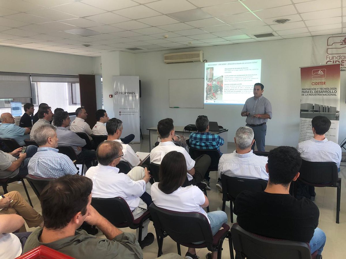 INTAAgroind's tweet photo. Ayer participamos en Seminario de @CIDETER_CECMA donde @FerScaramuzza, #NicolásSosa y #DiegoMathier del @IntaManfredi capacitaron más de 55 representantes del Sector en #MaquinariaAgrícola 🚜 y las innovaciones 🏅 expuestas en @AGRITECHNICA 2019 por reciente Misión a #Alemania 🇩🇪 https://t.co/FW1iRzyRIW