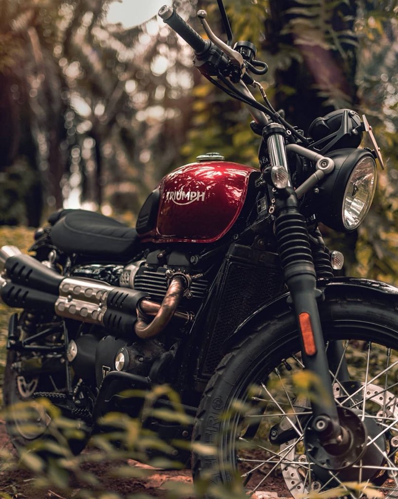 Rugged off-road attitude. Absolutely brilliant fun to ride.
Street Scrambler is now much easier to own. In December, get yours at an EMI of INR 8700* only. 
Click the link to avail offer: fal.cn/354fS
#StreetScrambler #ForTheRide 
📸: John Mathew 
🏍: Alen