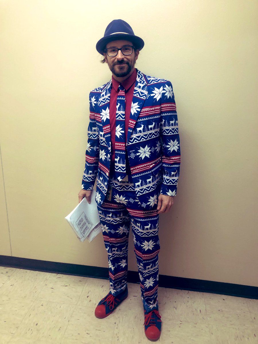 365daysofRamsay's tweet photo. ❄️🦌I think this Winter Wonderland @OppoSuits was saved for the perfect 40° day🦌❄️
#winterinFlorida #Ramsaysgotswag https://t.co/MdQFK3mt49