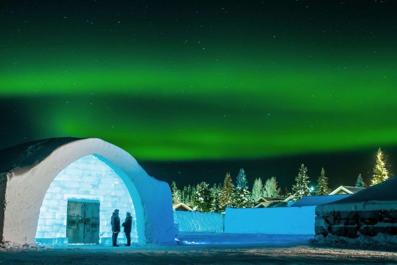 Have you wondered what goes into creating the ICEHOTEL? Made up of snow and ice, it's kept at a cool -5 to -8 degrees. Take our ICEHOTEL quiz now for some brr-illiant facts: buff.ly/2pQcGRb