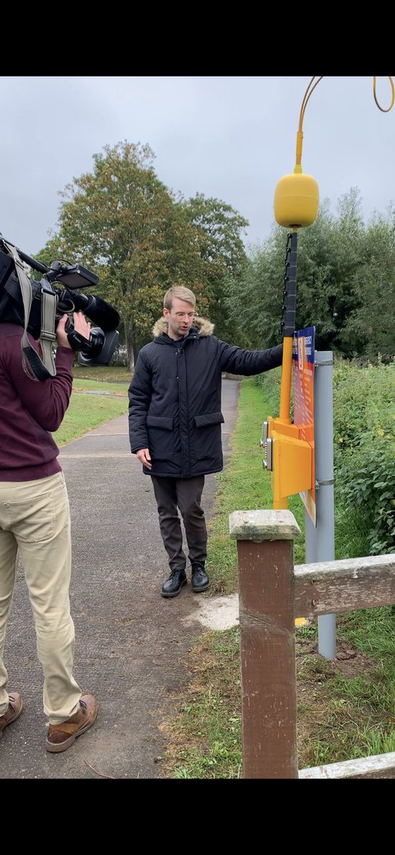 ReachandRescue's tweet image. Stuart, our Marketing Manager, always gets involved when out and about, which resulted in him showing the Mayor of Worcester how to use our Portsafe and Rescue Pole! 

#DemoKing