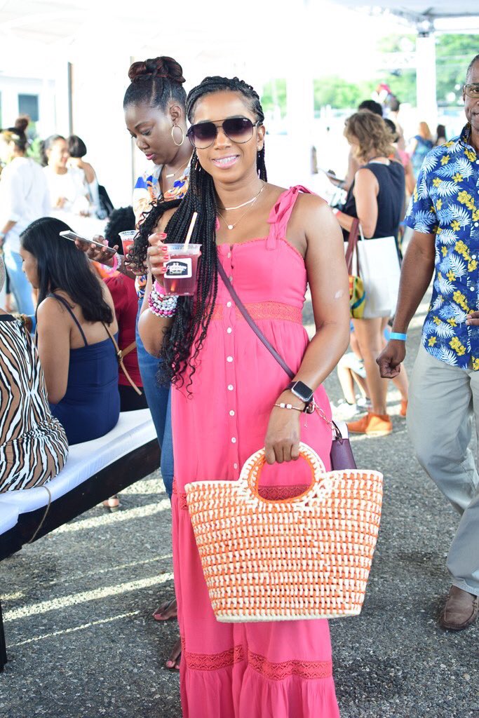 Collection_Moda's tweet photo. The caribbean's finest at your fingertips! #Throwback to MoDA Market 2019 —check out our Facebook page for all the highlights #MoDAMarket2019
•
Photos by @skkanme
#TheCollectionMoDA
#Fashion #Art #Lifestyle
#MoDASeries #MoDAEats https://t.co/6pKH1Td0pA