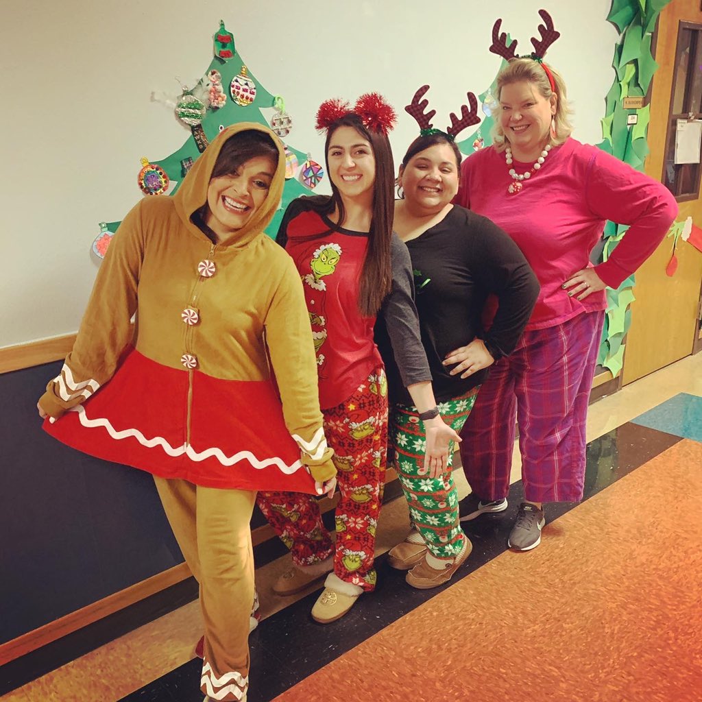 DSanchezG's tweet photo. Pajama Day at RCES!! @MooreRCES @marycatg @RCES_Office https://t.co/JW0j0WX5jj