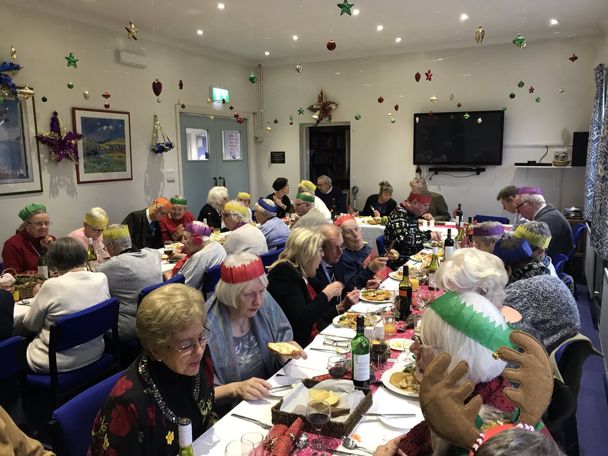 HuggensK's tweet photo. Collegians Christmas dinner @NorthfleetCofE @SeeOfRochester https://t.co/SAJ5lZmqPP