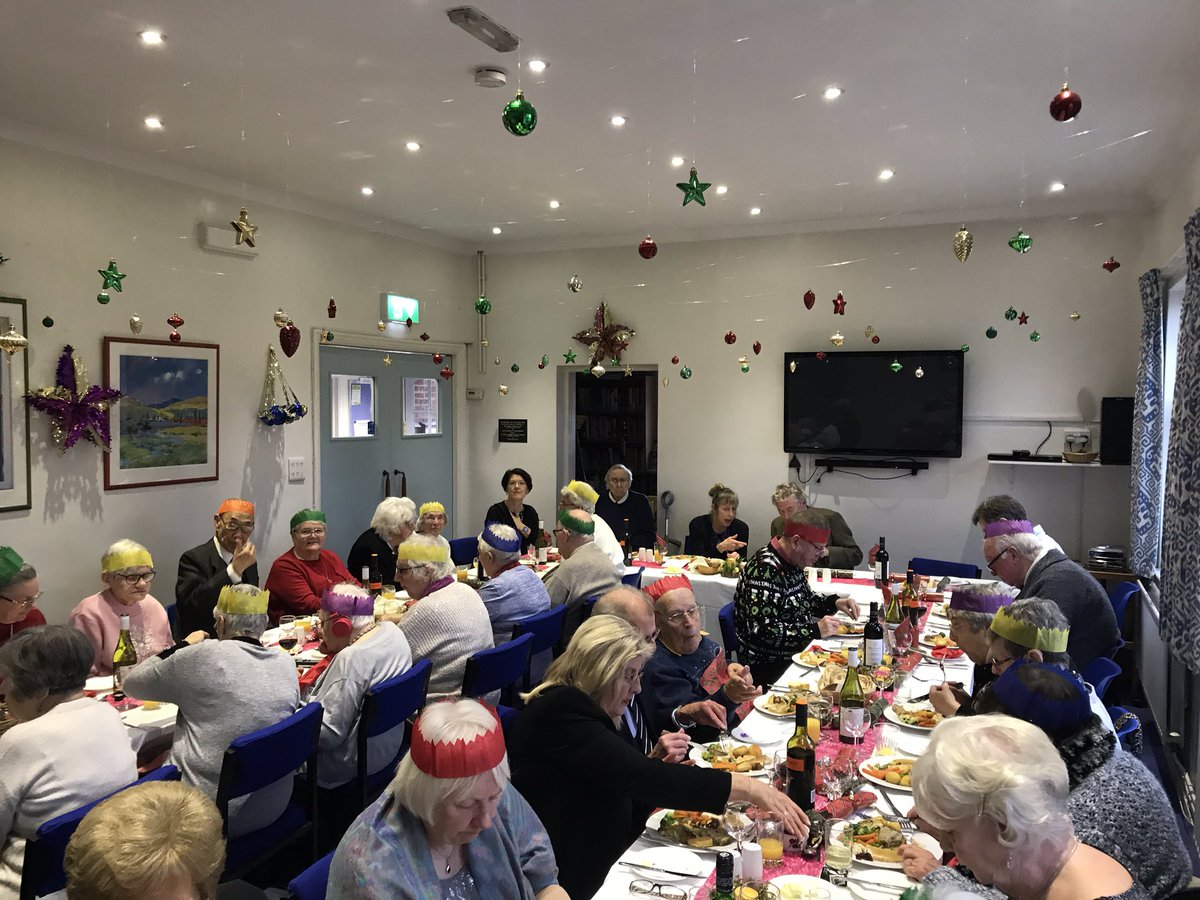 HuggensK's tweet photo. Collegians Christmas dinner @NorthfleetCofE @SeeOfRochester https://t.co/SAJ5lZmqPP