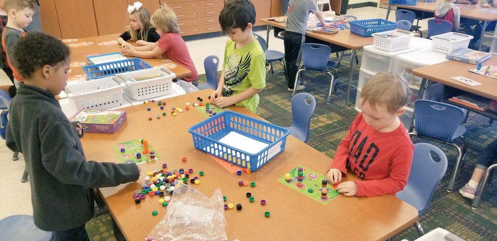 MrsWagonfield's tweet photo. Students in Mrs. Brosius's room have been working hard on positive  station behavior and effective station rotation. #BeBrookwood #BigBlueOnTheMove https://t.co/dajsPSeniB