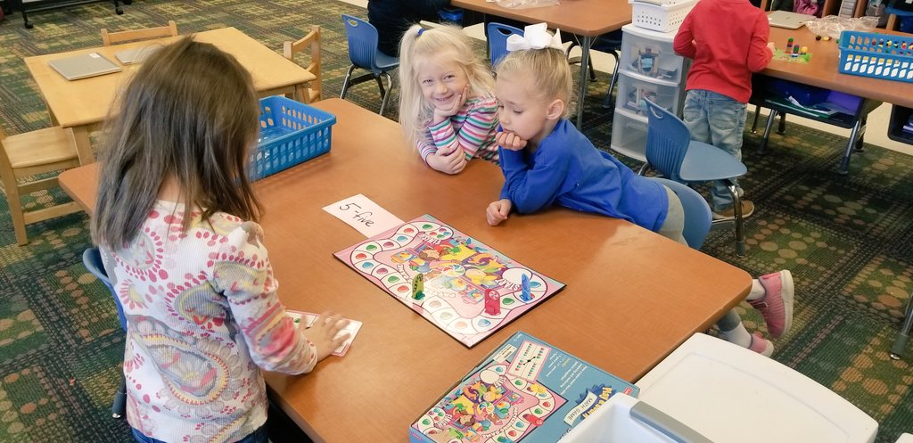 MrsWagonfield's tweet photo. Students in Mrs. Brosius's room have been working hard on positive  station behavior and effective station rotation. #BeBrookwood #BigBlueOnTheMove https://t.co/dajsPSeniB