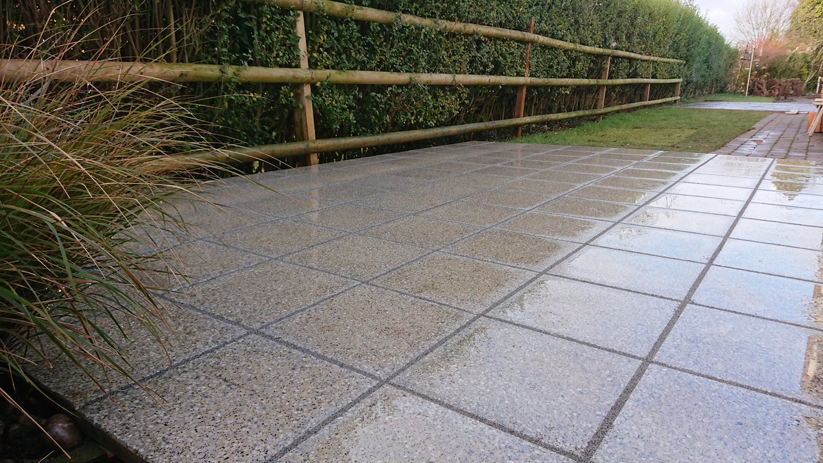 GandJLandscapes's tweet photo. Patio revival complete today from team @GandJLandscapes 👍 Lift and relay and pointed with 'Granite Grey' @JointTec 😉 #Landscaping #Nottingham #radcliffeontrent #Creatingyourperfectspace https://t.co/ACv8ewCRCD https://t.co/6p0tuwsmo1 🎄 https://t.co/ntgXCVNufw