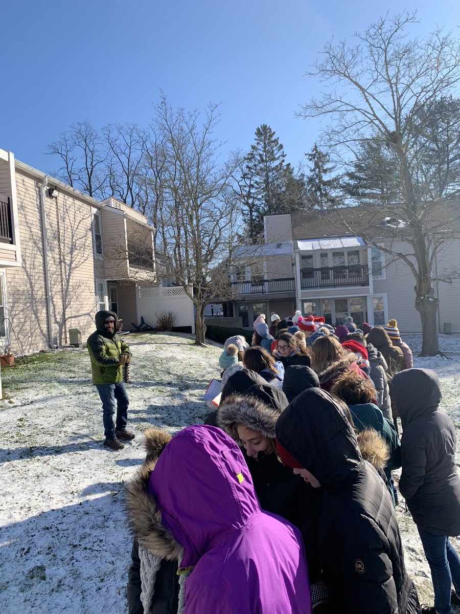 SBRHSMusic's tweet photo. SMS Chorus Students are out spreading some holiday cheer! https://t.co/mOW3Rhtsdm