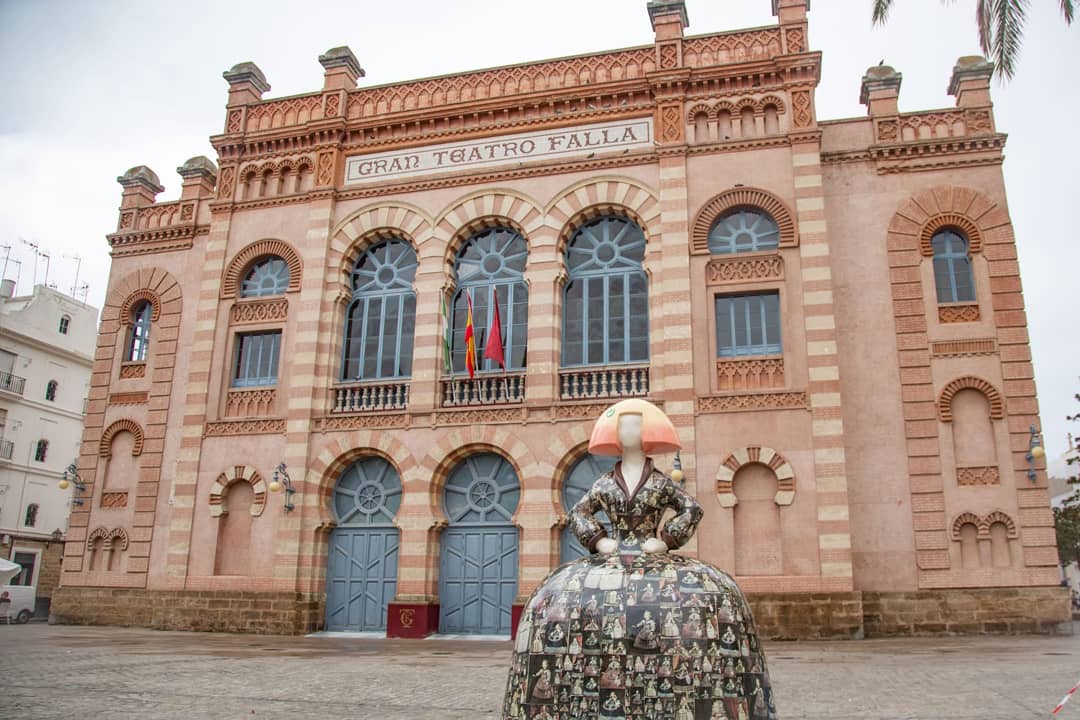 victorioylucchi's tweet photo. Os animamos a todos a asistir a la Subasta Solidaria de Ecomeninas el viernes, 20 de diciembre a las 18.00 horas en el Museo de Carruajes de Sevila (Plaza de Cuba, 10)

Foto: Ecomeninas diseñadas por Victorio &amp; Lucchino @ecovidrio https://t.co/lF7uysIW98
