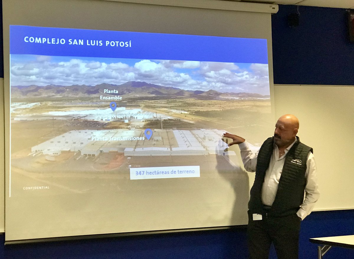 Ivet2R's tweet photo. Hoy estaremos visitando la planta de @GM en #SanLuisPotosí para ver el arranque de producción de #ChevroletOnix 👏🏻👏🏻👏🏻 https://t.co/Z3TIDD5kWX