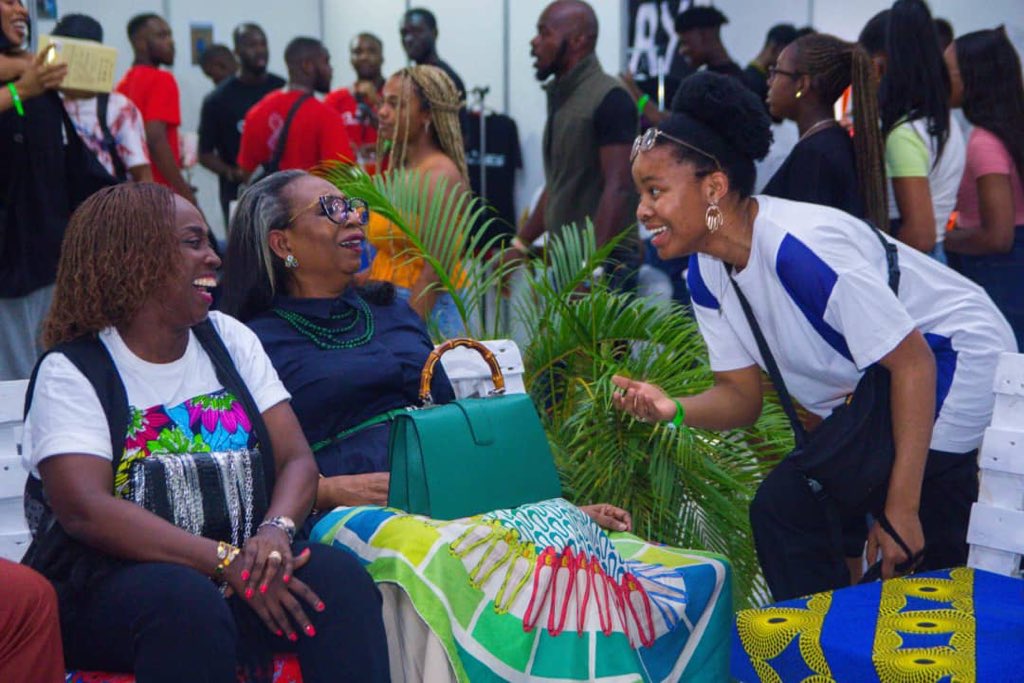 Msmenalicious's tweet photo. If you were not at the @FirstBankngr Street Souk yesterday, you missed o..
Oya let me drop small gist.. there were Lots of smiles, laughter, happiness and catching up at the street souk.
#FirstBankStreetSouk https://t.co/g6y7f1PPBq