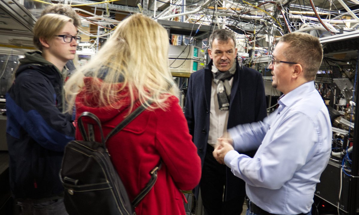 Millenion_Q's tweet photo. Special guest: Last week, we were very happy to welcome the mayor of #Innsbruck, @DenGeorgWilli, and his team to our lab. Thanks for your interest in our #prototye #iontrap #quantumcomputer! ๐ค
#quantumcomputing @uniinnsbruck @iqoqi @QuantumFlagship https://t.co/wURm7gZMtn