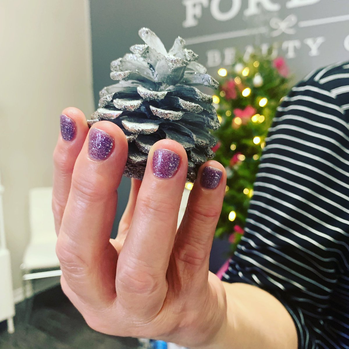 FBCspa's tweet photo. Hello All! We’ve been busy adding that holiday glitz to our guests with just a few appointments left this weekend!  
#spa #hintonburg #ottawa #shellac #manicure #pedicure #facial #sugaring #waxing #makeup #microblading #organicskincare #lashperming #lashextentions https://t.co/wmRNnOV1LA