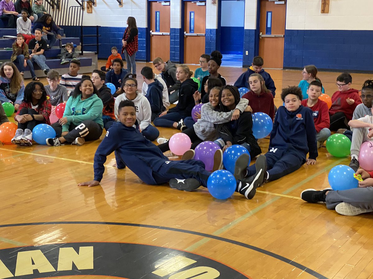 barker7117's tweet photo. 7th grade Academic pep rally! Congrats on a great 1st semester! @Doctor_ACM @theburtalert1 @jessjackson32 @JustinUsery https://t.co/Pyvryt5YyE