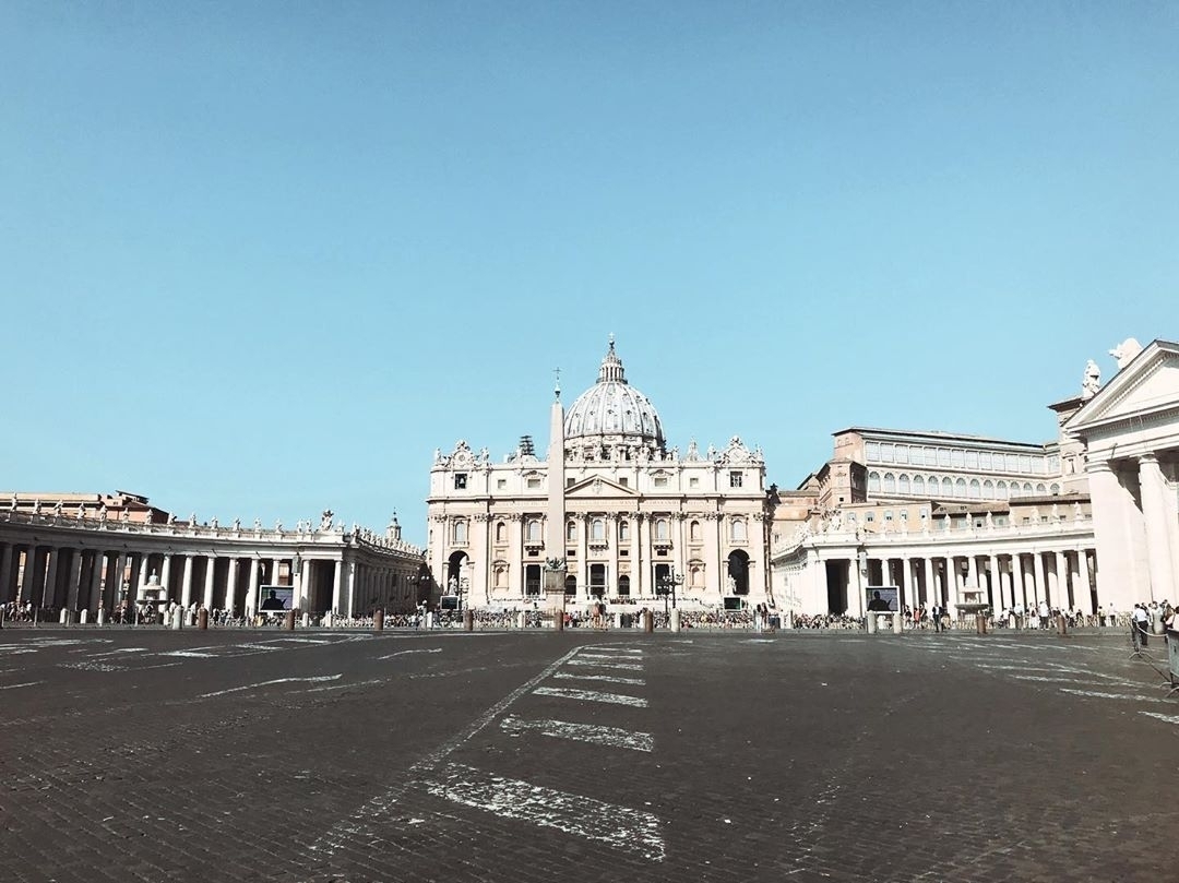 Desde el país más pequeño del mundo nos llega la foto de <a href="/raquel_ruiz/">Raquel Ruiz</a>. ¡Sí, nos referimos al Vaticano!