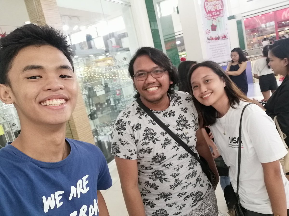 lechaperone's tweet photo. Kakarating pang from Manels and yeah it was a productive day today! ๐๐ #ShishbiForevz #SMCityNaga #Zarks #Starbucks https://t.co/1l7OaYtixX