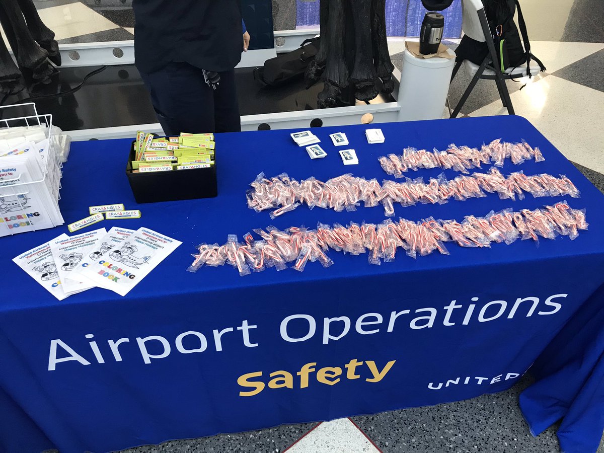Scott13138104's tweet image. ORDAO Safety celebrating the Holidays by saying THANK YOU to our many passengers with safety coloring books, Tattoos and candy canes.  Happy Holidays all @weareunited @JMRoitman @MikeHannaUAL @Auggiie69 
@mcgrath_jonna @HermesPinedaUA @FoxMikeFoxORD @stop_mk #whyIlove