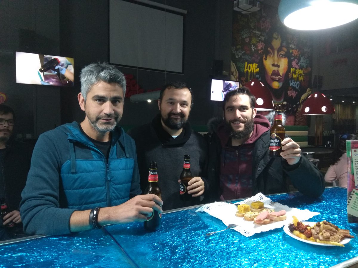 bittacora's tweet photo. Asistimos a la tradicional Fiesta del Colaborador de la FMD del @aytodebadajoz en #boulevardpool https://t.co/ZoYYm5CZRi