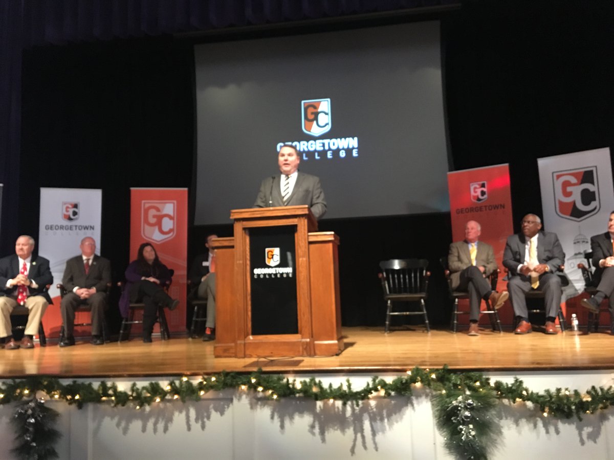 TFCARoyals's tweet photo. Students who graduate from The Frankfort Christian Academy from 2020-2029 are eligible for FULL TUITION SCHOLARSHIPS from Georgetown College. This is an exciting day and we were blessed to be included in this announcement and celebration. #ThinkGC https://t.co/GQ6wwYPvwD