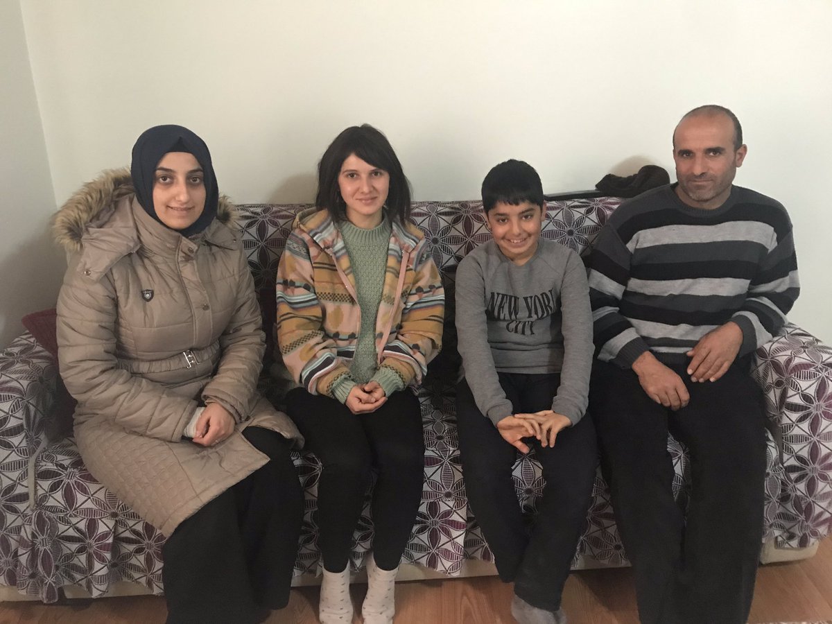 Aşkale Dereköy Ortaokulu velileriyle buluştu 
#erzurumdaveliöğretmenelele 
<a href="/tcmeb/">Millî Eğitim Bakanlığı</a> 
<a href="/ziyaselcuk/">Ziya Selçuk</a> 
@hmzaydg 
<a href="/skaygusuz/">Salih Kaygusuz</a> 
<a href="/Serhat_3325/">Serhat ERDEM</a> 
@askalemem