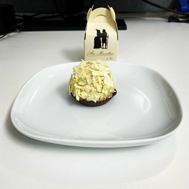 Coffee time
.
Le merveilleux and Coffee 😍
.
.
#cale #lesmerveilleux #cream #sahne #cake #sweet #coffee #coffeelover #duesseldorf #düsseldorf #coffeandcake  #happy #germany #qualitytime  #omg #thanksgod #lovelife #lovemylife #life  #happy  #instadaily… ift.tt/2PD3v0n