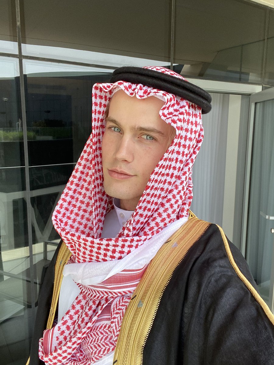 neelsvisser's tweet photo. Saudi vibes you know wtf goin on https://t.co/9EIlBH2w59