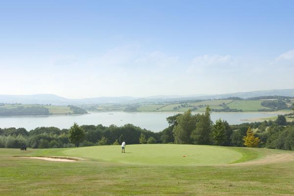 Treat Yourself This Christmas 🎁 
The Christmas holidays are upon us and what better way to celebrate than on the golf course? ⛳
If you’ve been good this year then why not reward yourself by booking a round online now:
➡️bit.ly/WoodlakeTeeTim…
Beat those post-Christmas blues!