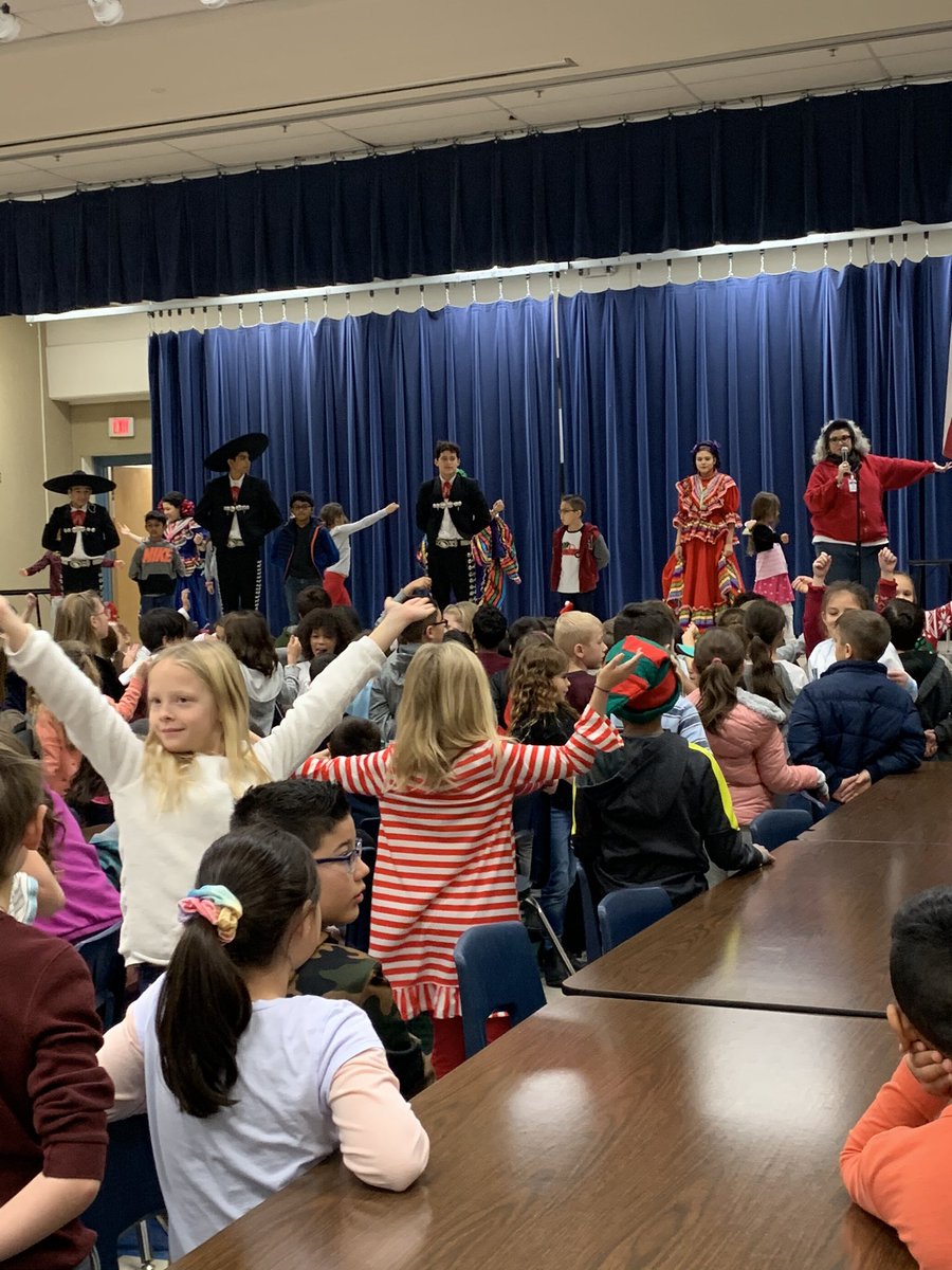 whitwhite91's tweet photo. @NISDAUE Elementary Multicultural Day! https://t.co/9QwMyOKz7E