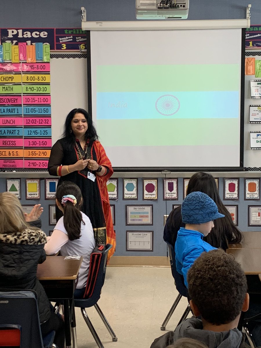 whitwhite91's tweet photo. @NISDAUE Elementary Multicultural Day! https://t.co/9QwMyOKz7E