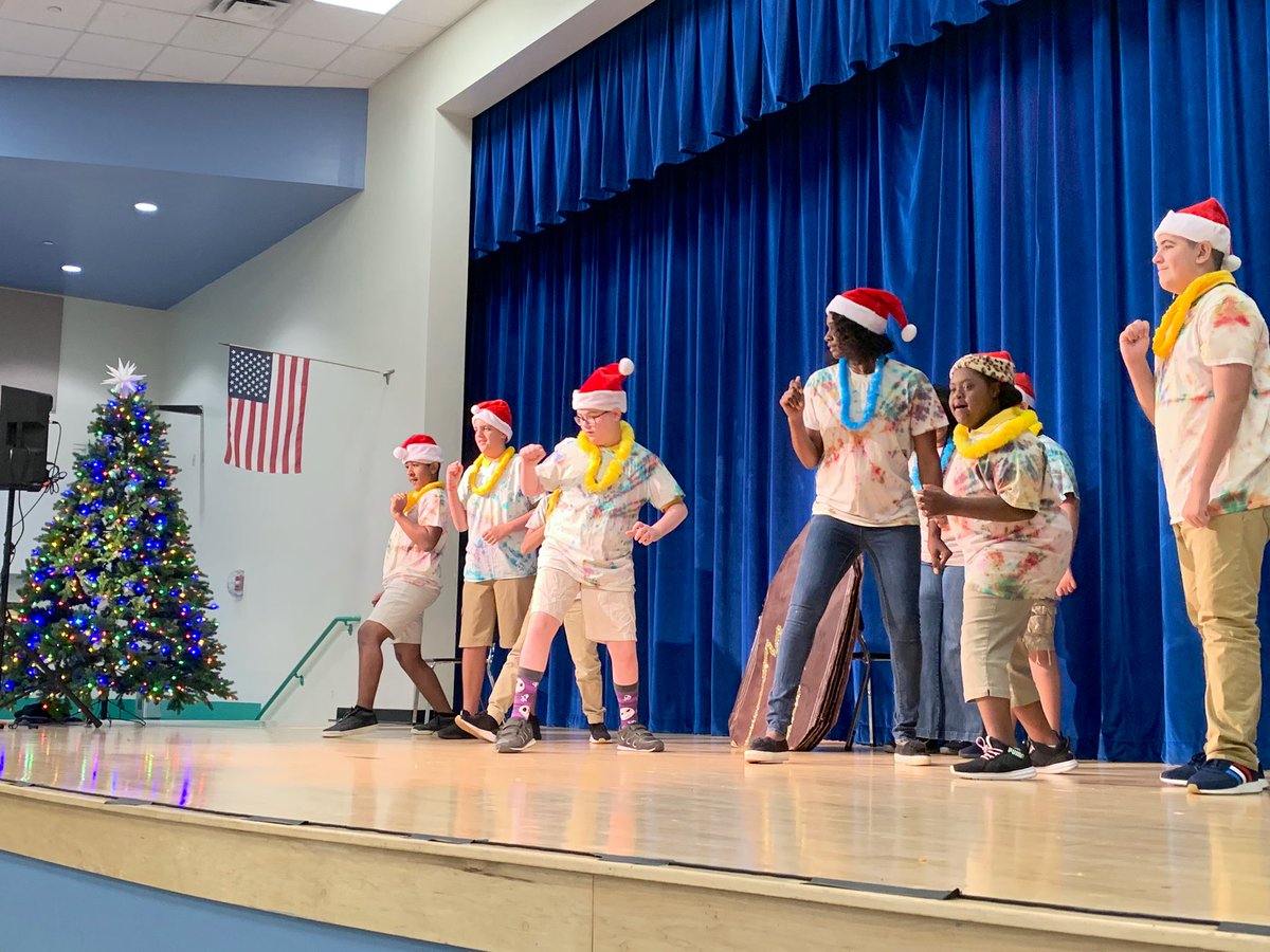 sdmpanthers's tweet photo. Tropical Holiday Celebration at SDM! Thank you to the ASD department for warming us on this Miami-Dade “cold winter day” ❤️ #SDMStrong #PositivePanthers https://t.co/deWQykb32H