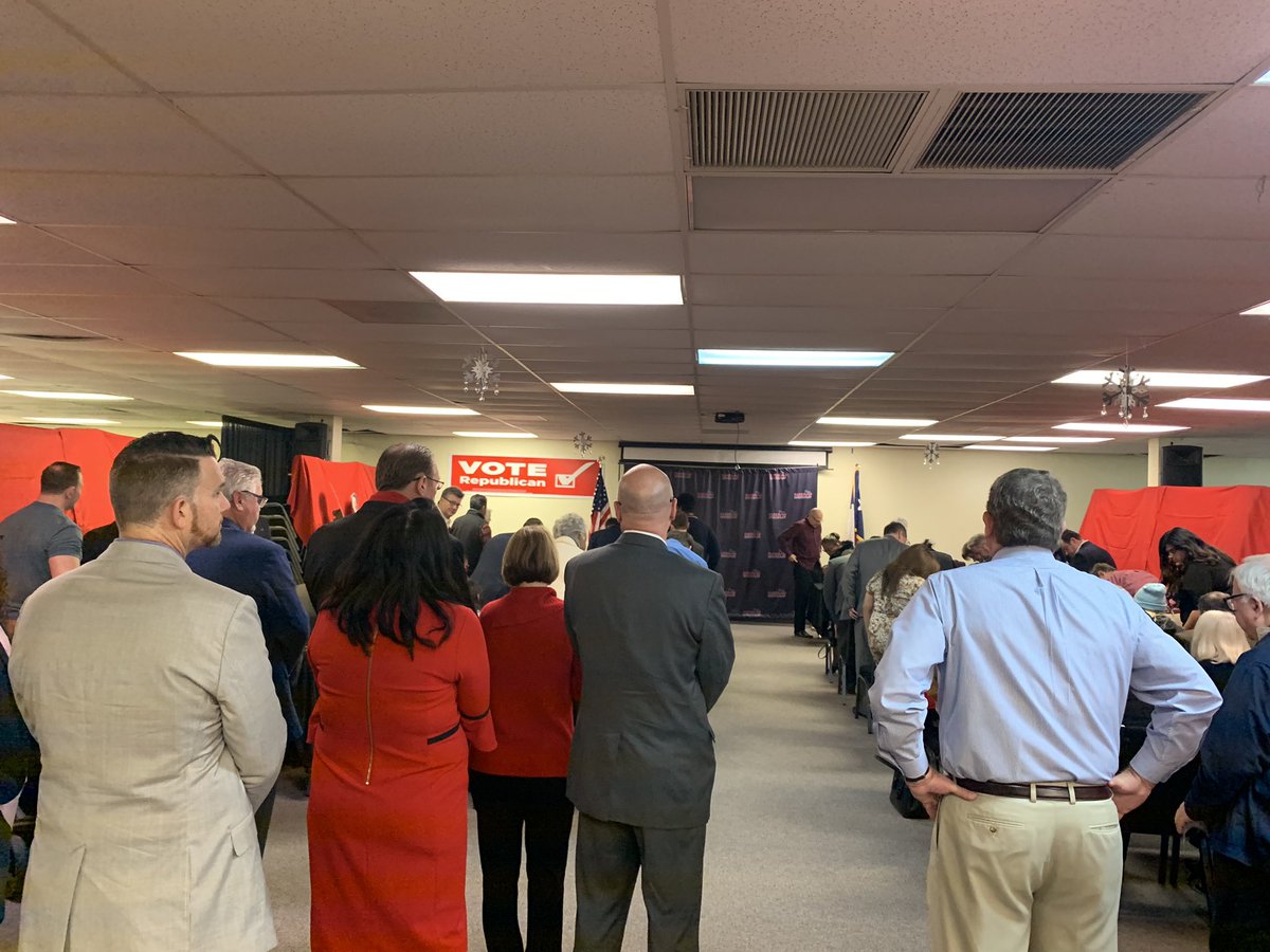 Carrillo_in_Tex's tweet image. Standing room only! Huge turn out, and a lot of excitement in this room. #WinBackHarrisCounty #KeepTexasRed @TexasGOP @MECarney_ @HarrisCountyRP