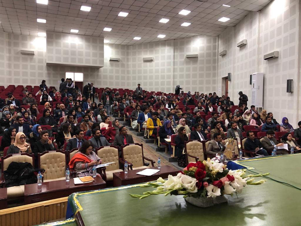 AyazAQureshi's tweet photo. Great turnout at the two parallel sessions #HealthAndMigration https://t.co/yj5hdA2Whq