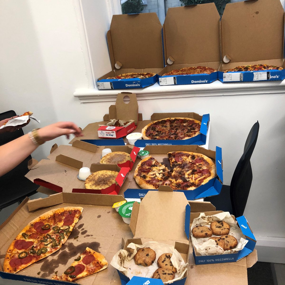 Dynamic__Search's tweet image. How does your company deal with the office hangovers?🤒

A few sore heads in the office today after last nights Christmas party, but the @dominos_UK pizza is helping!🍕

#christmasparty2019 #Christmas #DynamicSearch #Dominos