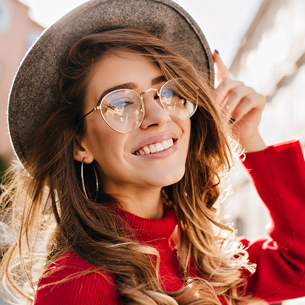 lab2beauty's tweet photo. Smile..
Happiness looks gorgeous on you!

#makeup #beauty #lab2 #mua #makeupsponge #makeupbrush #lookoftheday #aspiringmua #lbb 
#mualife #glammakeup #glam #dailymakeuplook #autumnglam #livebreathbeauty #christmaslook https://t.co/SqBUQI6K8e