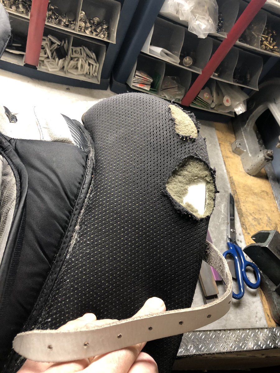 BreakawaySR's tweet image. #MorningProject #BeforeAndAfter #goalie #pads