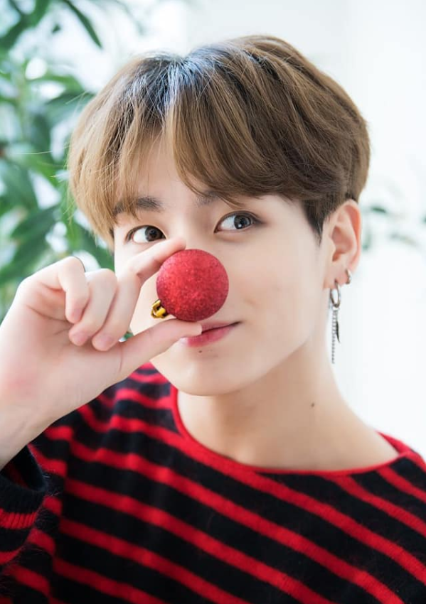 SeagullLovesBTS's tweet photo. I'm sorry for disappearing. TL;DR Things got really hectic, but doing god &amp; better despite it all.

I still lurk all the time &amp; I plan on posting more soon. Thank you to those who still follow me. 🥺

Hope you all have a lovely holiday season &amp; an incredible new year in 2020! 💜 https://t.co/2gxULyHNd4