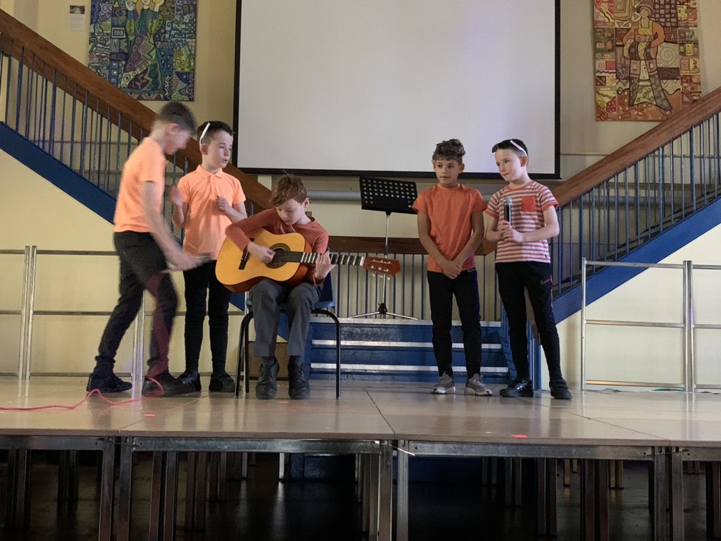 cksfitness_'s tweet photo. Wow Broadoak does have telent!! What an amazing morning at our first ever Broadoak’s Got Talent 🎵🎶🤸🏻‍♂️ They were all FANTASTIC! Well done to our winner....Isabella 👏🏻👏🏻👏🏻👏🏻👏🏻  More pics and videos will be uploaded throughout the night...keep your eyes peeled 🤗 https://t.co/7GkzlraIOu