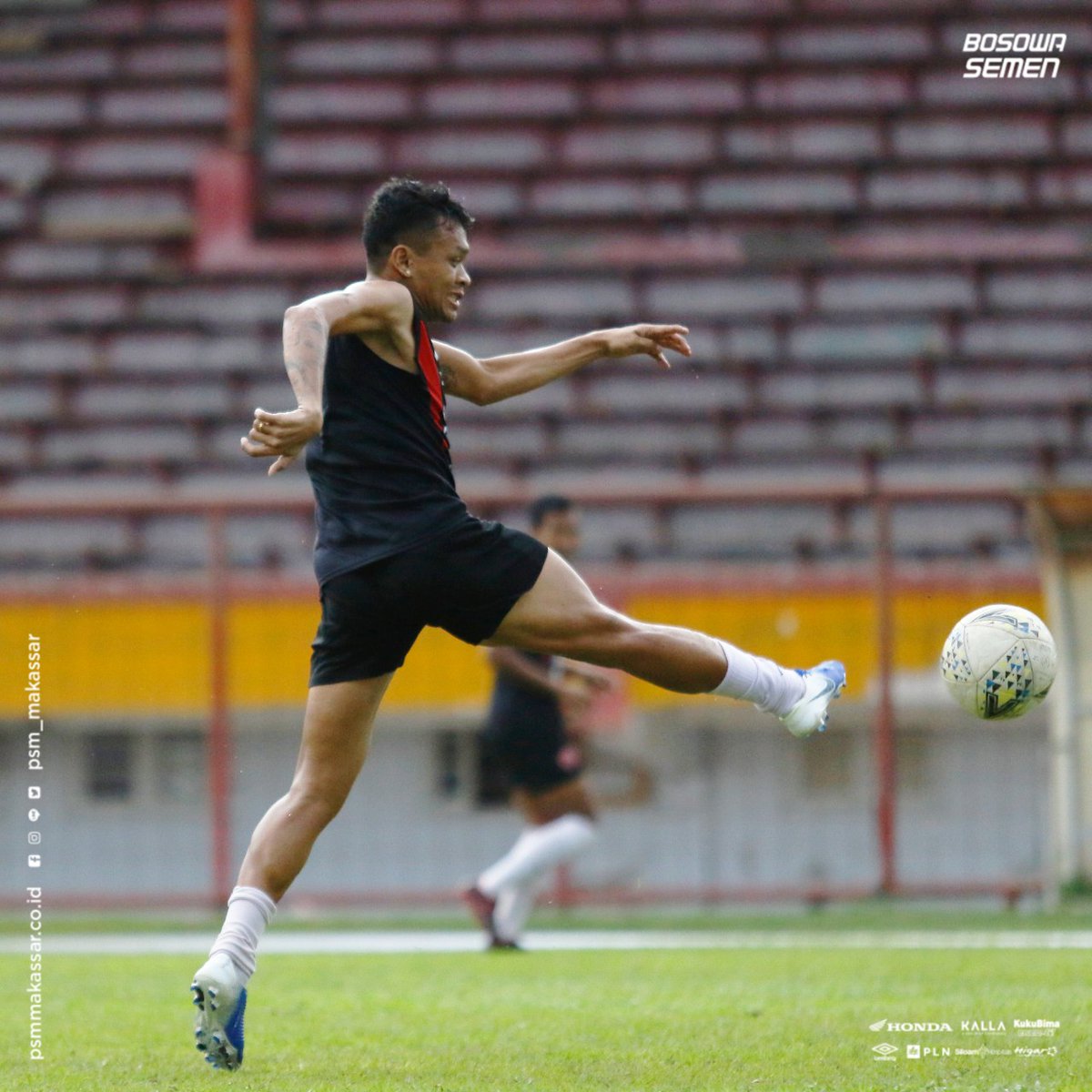 PSM_Makassar's tweet photo. Good night 👌
#PSMarise #EwakoPSM https://t.co/D8u7REFfKa