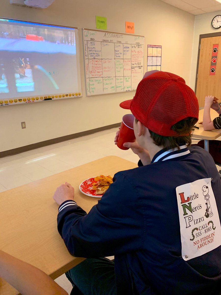 LiaSims's tweet photo. That’s a wrap! We found Kevin McCallister! Enjoying a holiday lunch party with the cast of #HomeAlone! #HolidayMovieCharacterDay #11thDay #12DaysBeforeBreak
@circlevillecms https://t.co/G6hY6XoqpH