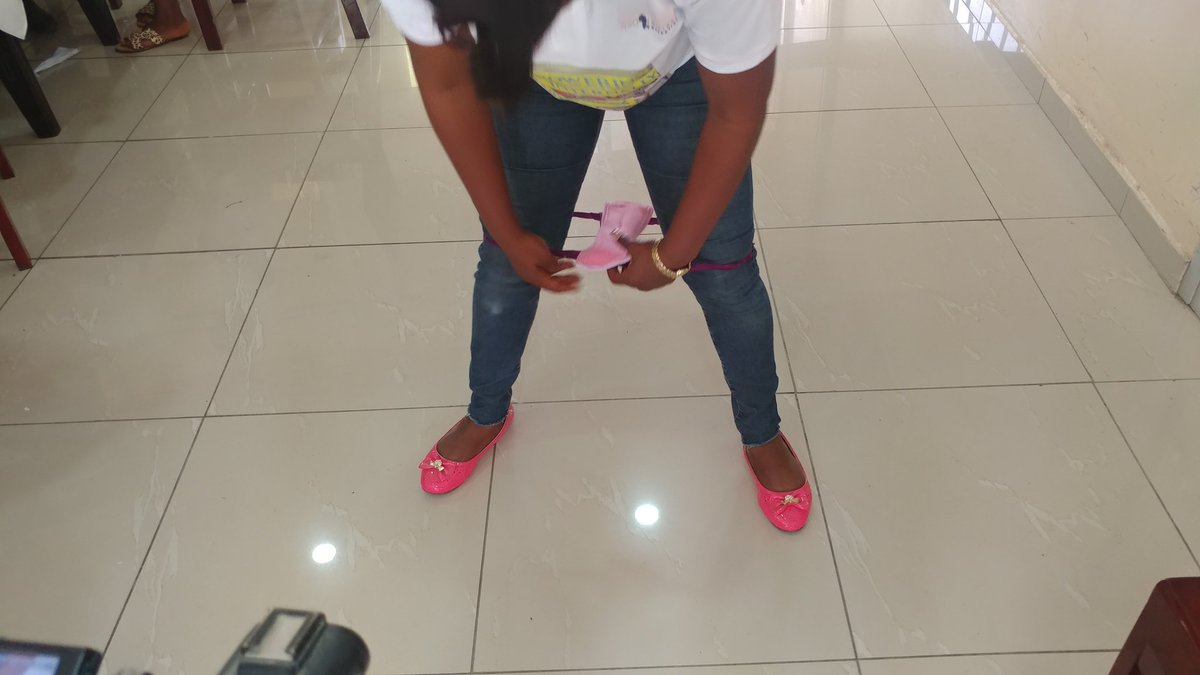 KarloffBatata's tweet photo. Young Lucy and peers who are #IDPs in #Buea gain skills from NGOs on how to make Sanitary pads.
they hope the knowledge ends their barrage of troubles when it comes to #Mentrual Issues. https://t.co/zB0CYc3E7L