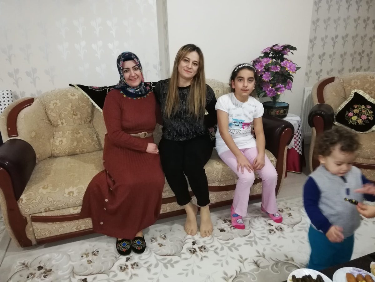 bhpoo25's tweet photo. #erzurumdaveliöğretmenelele https://t.co/f7ArB0rtSl